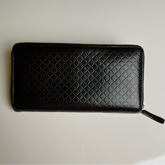 Gucci Diamante Leather Round Zipper
Long Wallet - Picture 2 of 9
